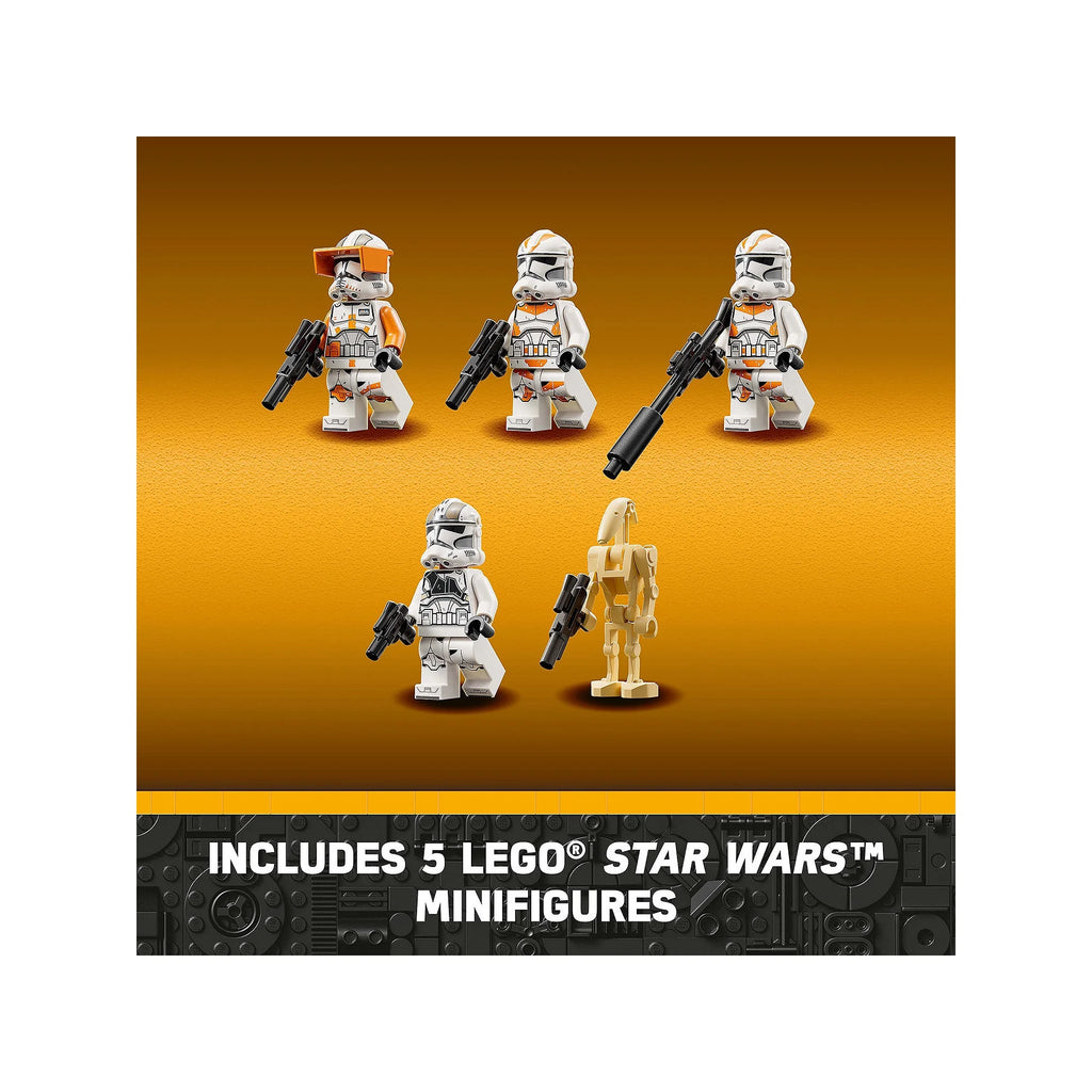 Poseable Toy with Clone Troopers & Battle Droid Figures J76478