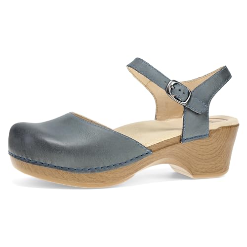 Closed-Toe Sandal with Arch Support A68112