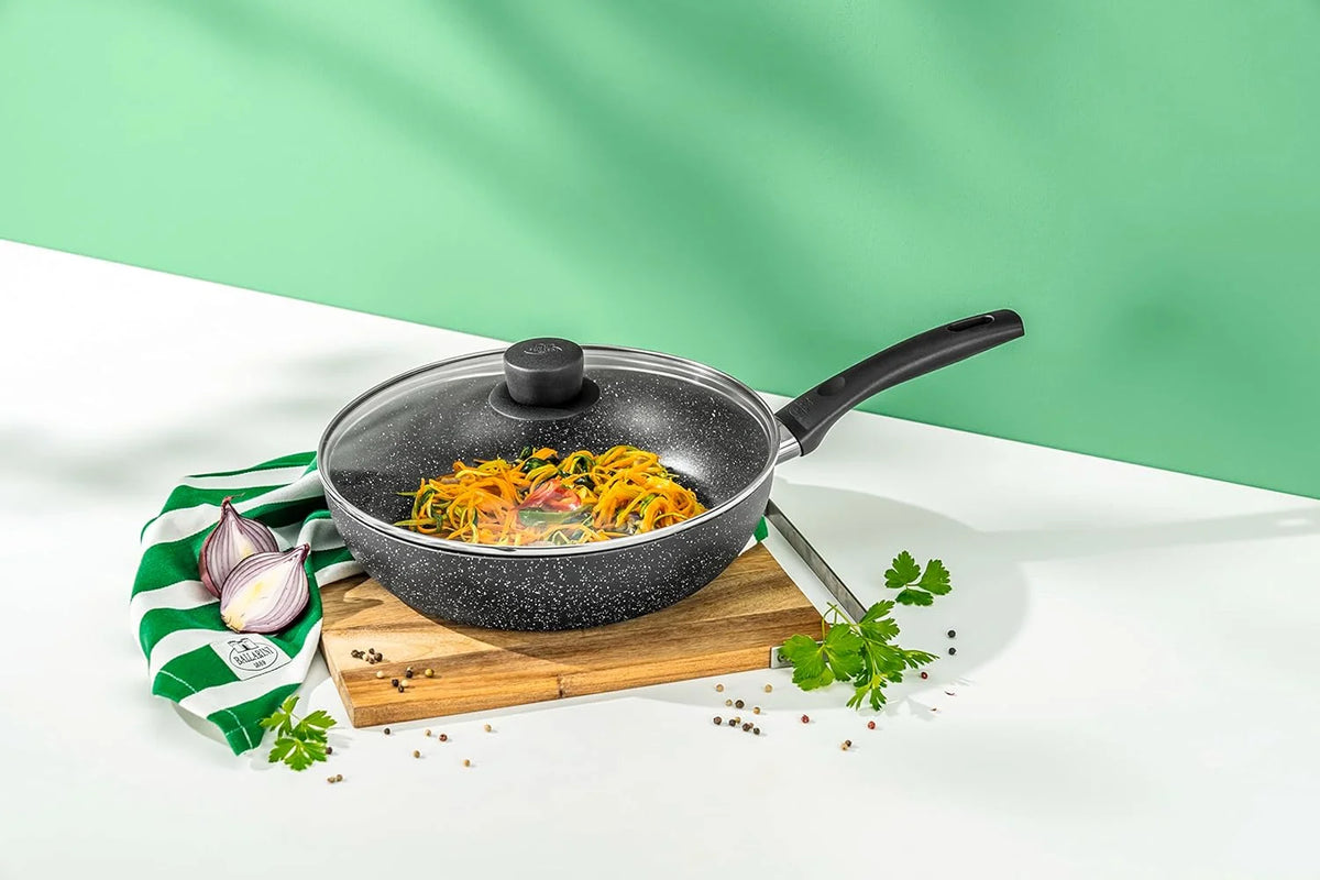 28 cm Non-Stick Aluminium Braising Pan with Lid P65030