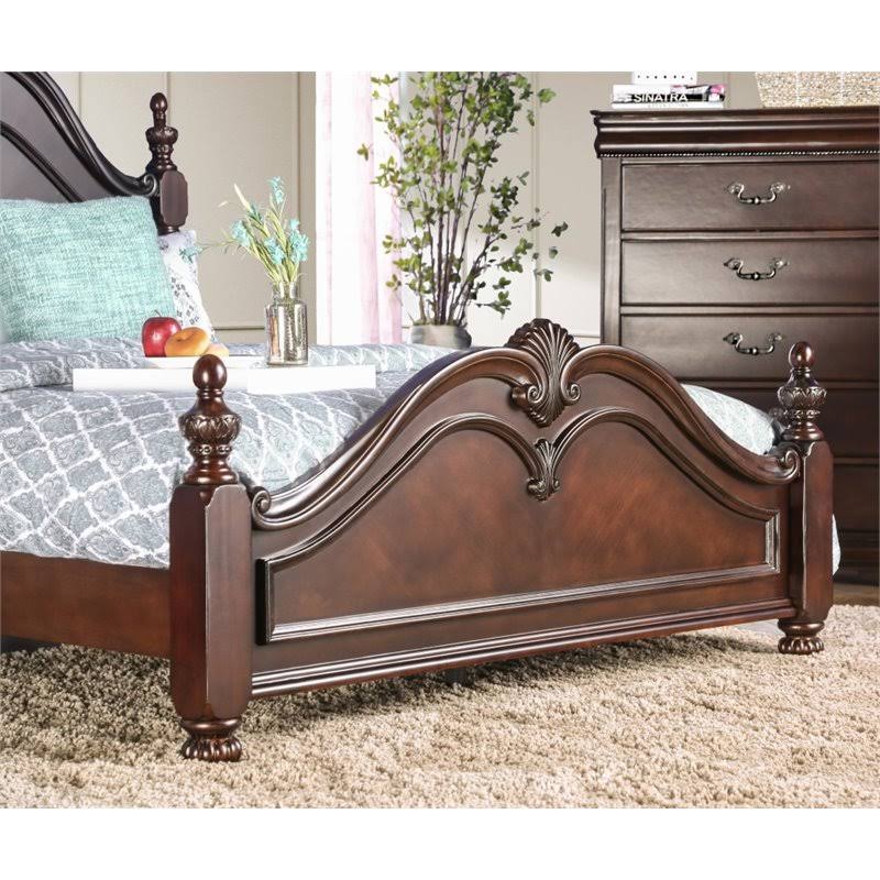 Queen Poster Bed in Cherry T38768