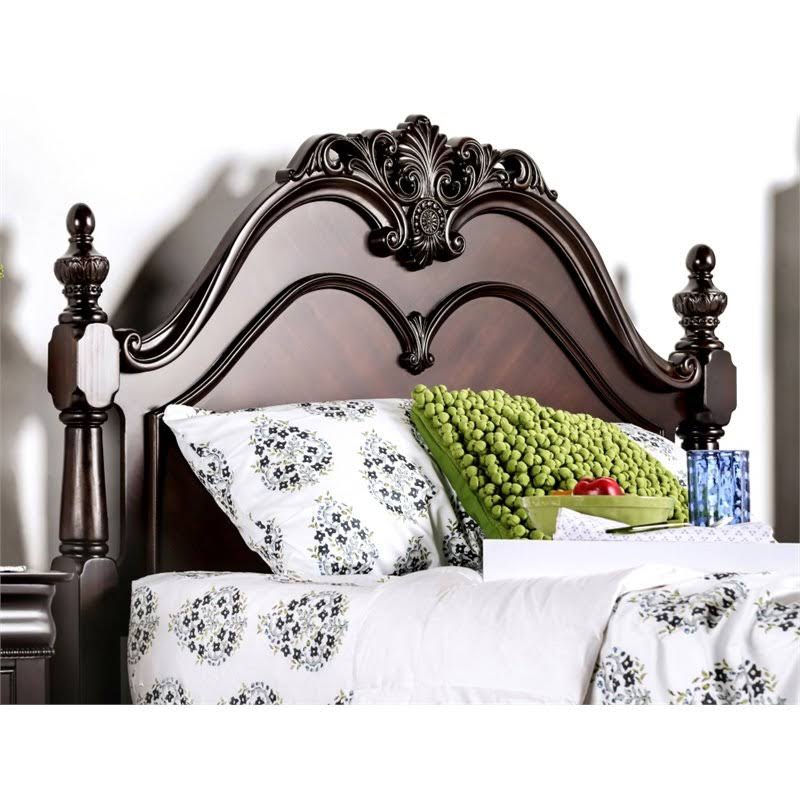 Queen Poster Bed in Cherry T38768