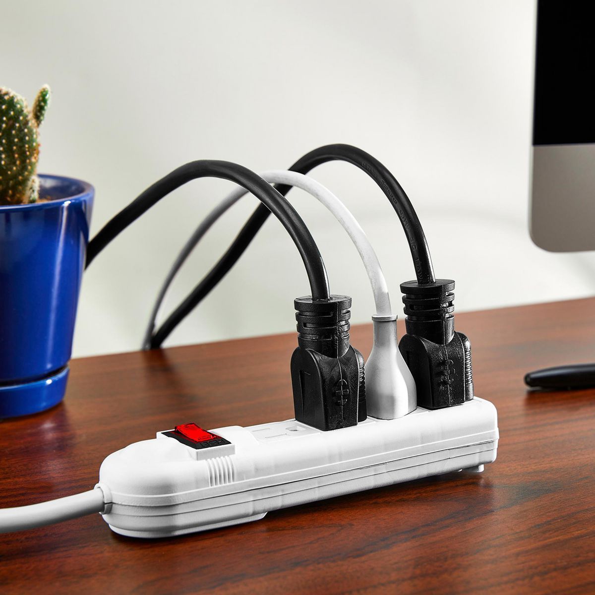 4-Outlet Power Strip E182579